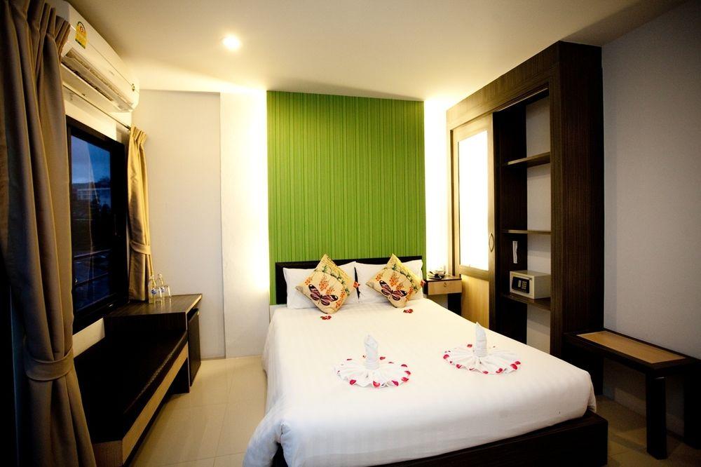 Chill Patong Hotel Esterno foto