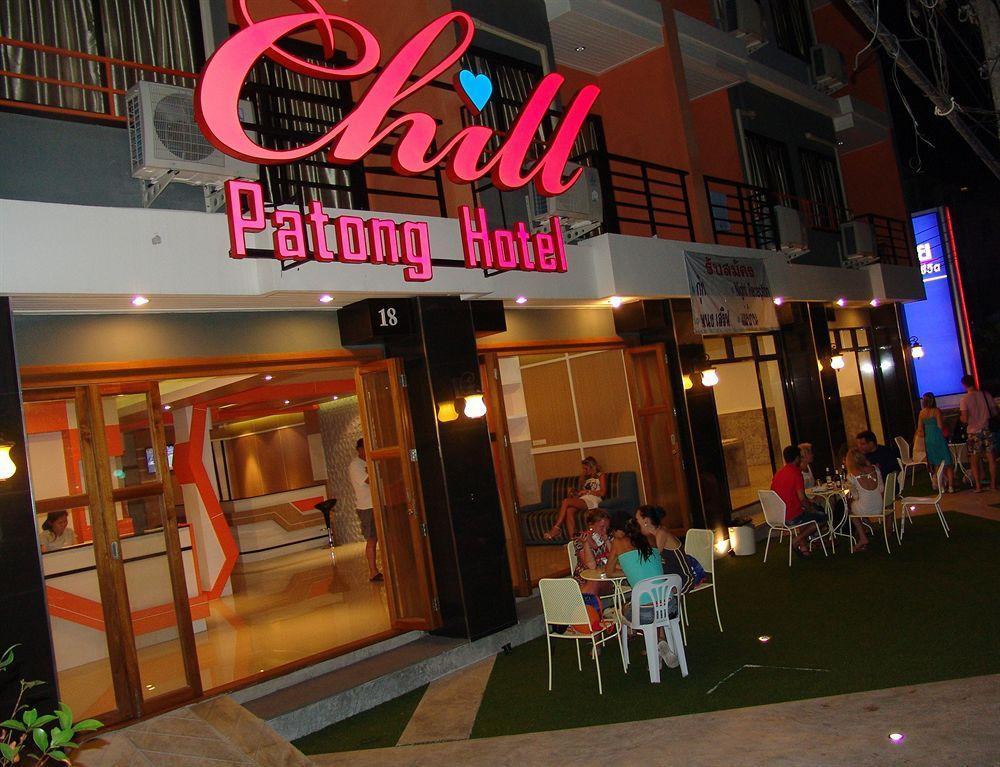 Chill Patong Hotel Esterno foto